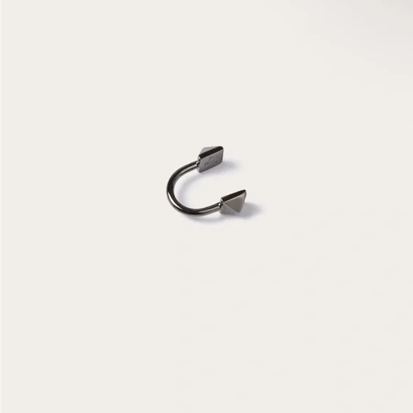 VALENTINO Unique Gunmetal Elegant Jewelry Piece - Picture 15 of 16